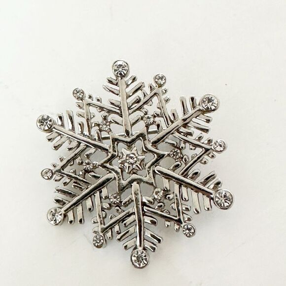 Silver Tone Rhinestone Snowflake Brooch Pin - Picture 1 of 5